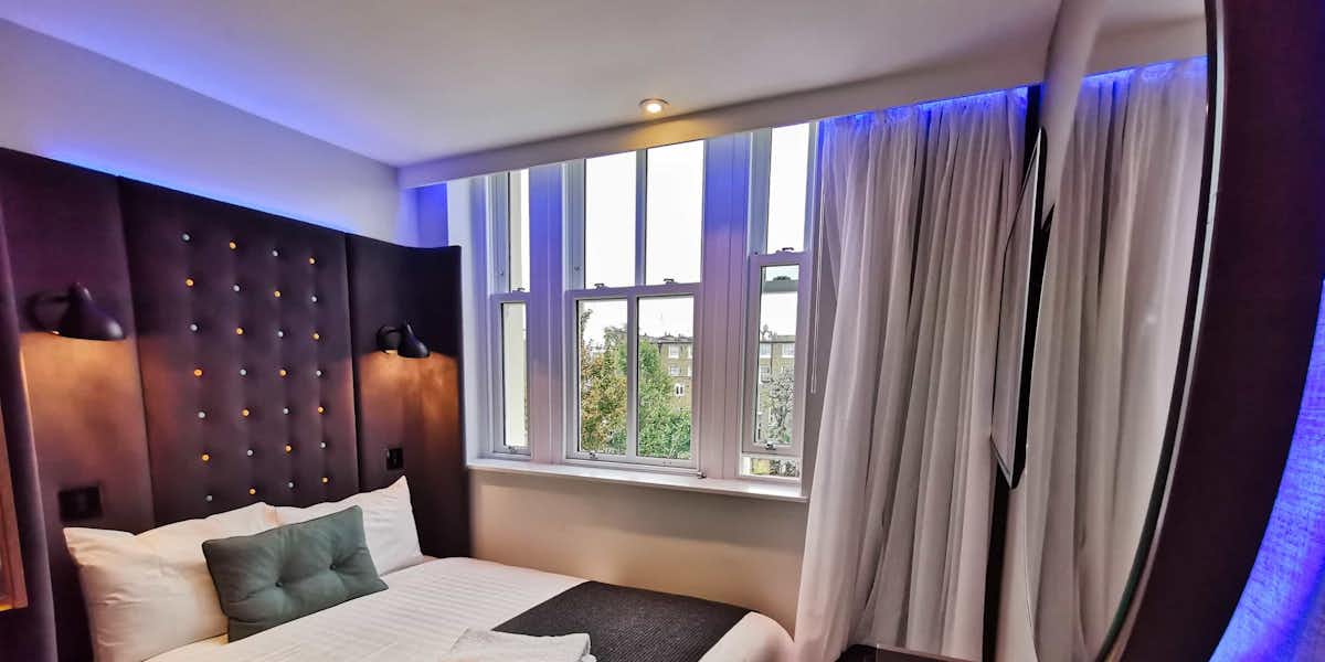 Habitaciones hotel Point A Kensington Fotos habitaciones hotel Point A Kensington: Ventana en habitación hotel Point A Kensington Olympia Londres