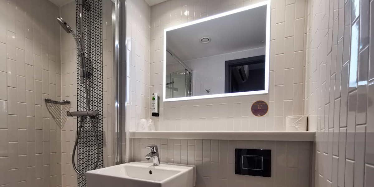 Habitaciones hotel Point A Kensington: cuarto de baño en habitación Fotos habitaciones hotel Point A Kensington: Cuarto de baño en habitación hotel Point A Kensington Olympia Londres