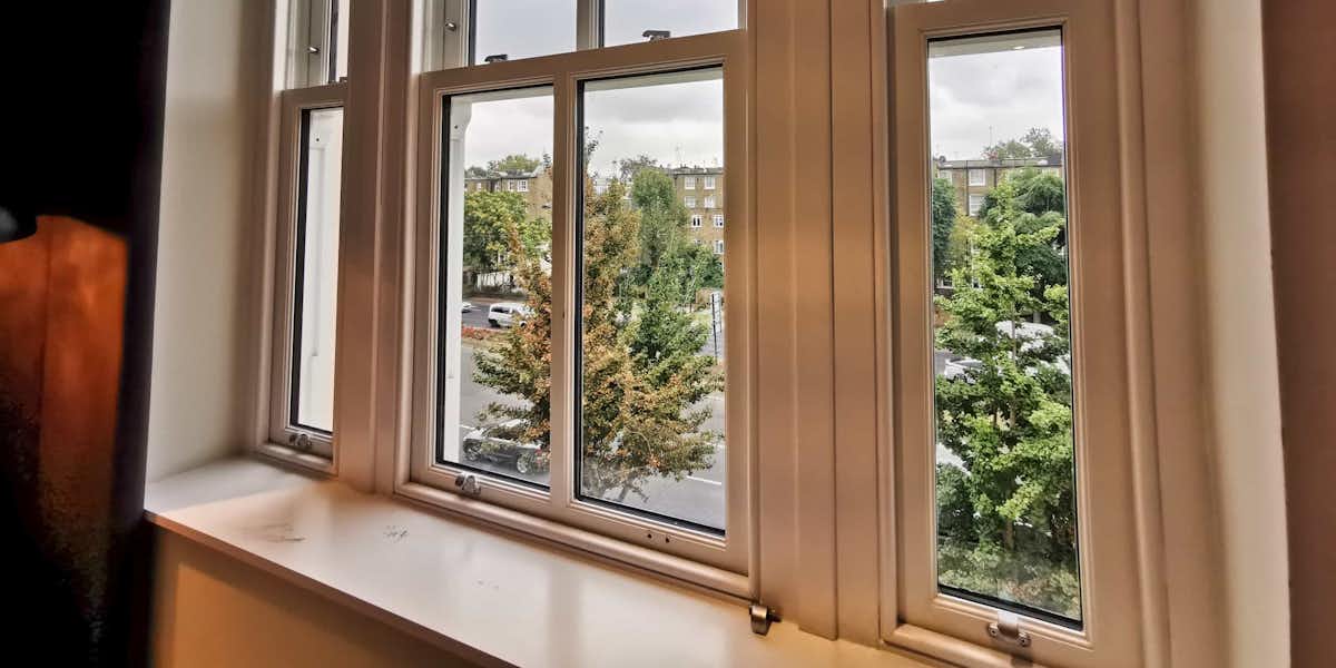 Habitaciones hotel Point A Kensington: cuarto con ventana Fotos habitaciones hotel Point A Kensington: Ventana en habitación hotel Point A Kensington Olympia Londres