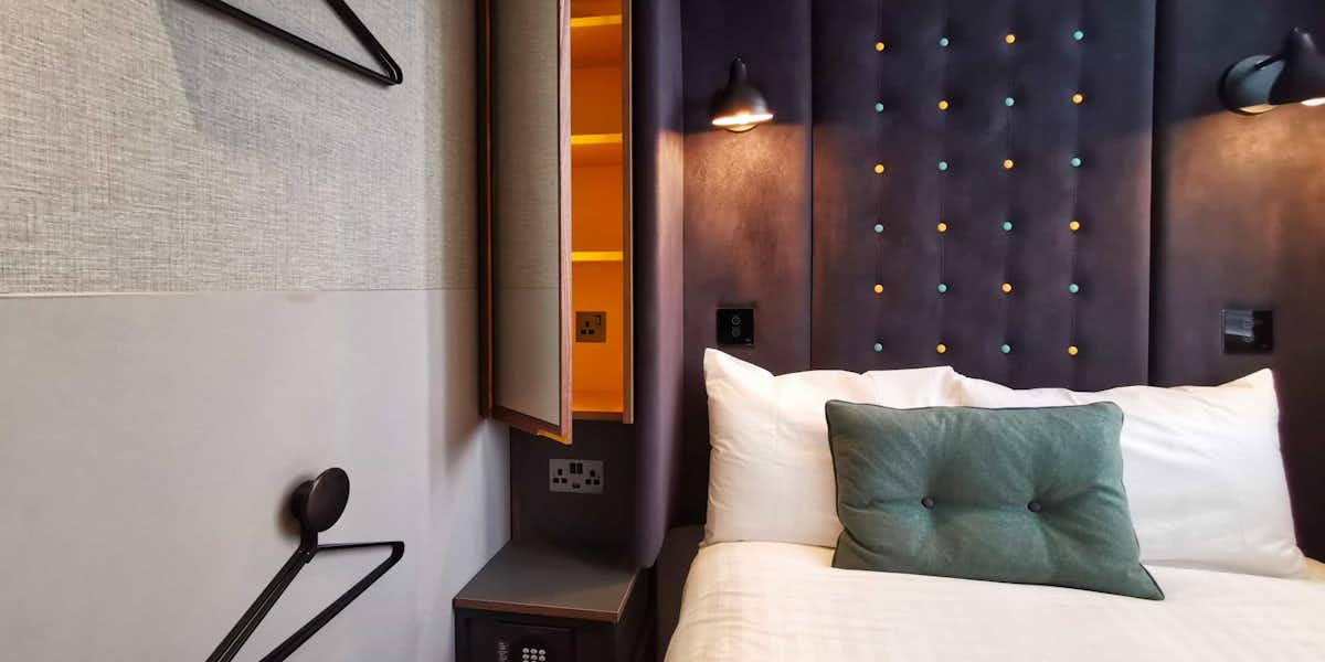 Habitaciones hotel Point A Kensington Fotos habitaciones hotel Point A Kensington: Almacenaje en habitación hotel Point A Kensington Olympia Londres