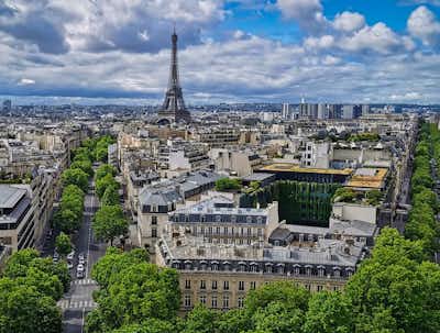 La Torre Eiffel desde la azotea del Arco del Triunfo Mejores vistas de París – Vista de la Torre Eiffel desde el Arco del Triunfo