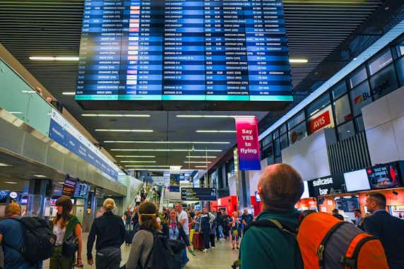 El caos de viajes en todo el mundo continuará durante el verano 6 Caos viajes verano, colas aeropuerto de Cracovia