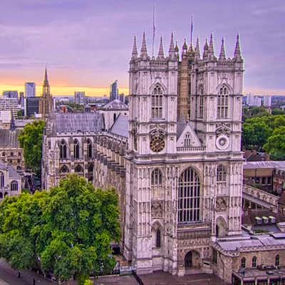Funeral reina Isabel Londres: fachada oeste de la abadía de Westminster al amacer del día de su funeral de Estado