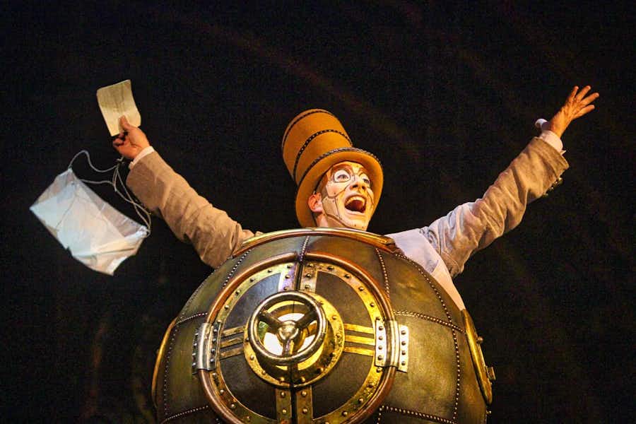 Personaje de Circo del Sol en Londres Ver Circo del Sol Alegria en Londres en febrero