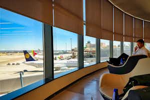 Cómo acceder a salas VIP con Priority Pass, esto necesitas saber 8 sala vip aeropuerto madrid barajas t3 tuescapada eu.jpeg?auto=compress&crop=faces%2Cedges&fit=crop&w=300&ar=1