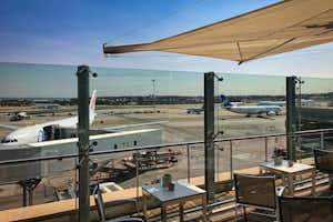 Cómo acceder a salas VIP con Priority Pass, esto necesitas saber 6 sala vip mad aena cibeles aeropuerto adolfo suarez madrid barajas terraza t1 tuescapada eu.jpeg?auto=compress&crop=faces%2Cedges&fit=crop&w=300&ar=1