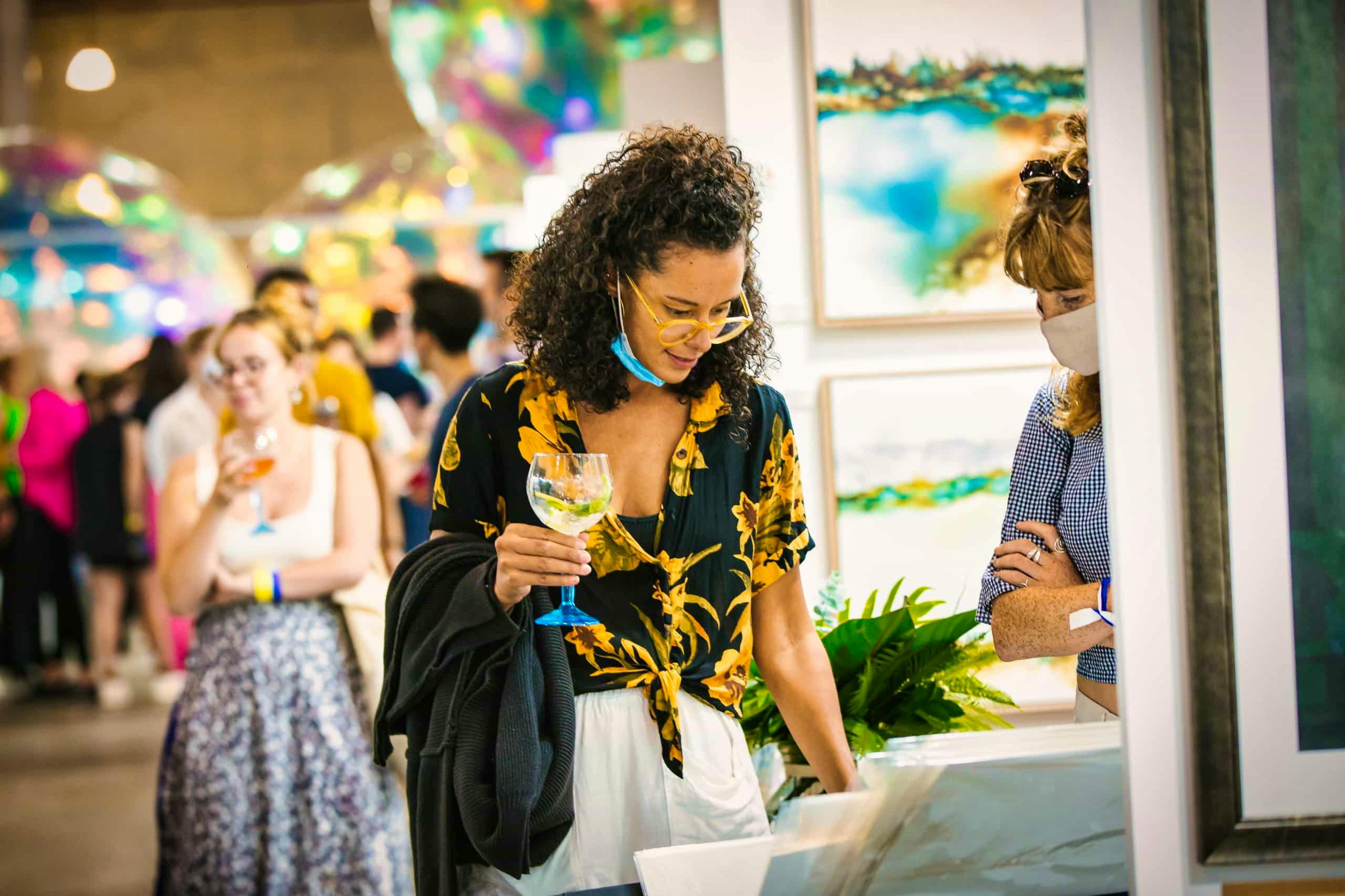 Qué hacer en Londres en marzo: visitar una feria de arte emergente