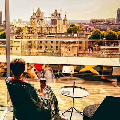 Terraza cloudM en hotel citizenM Tower of London Abril en Londres: disfrutar de las vistas en bares de azotea