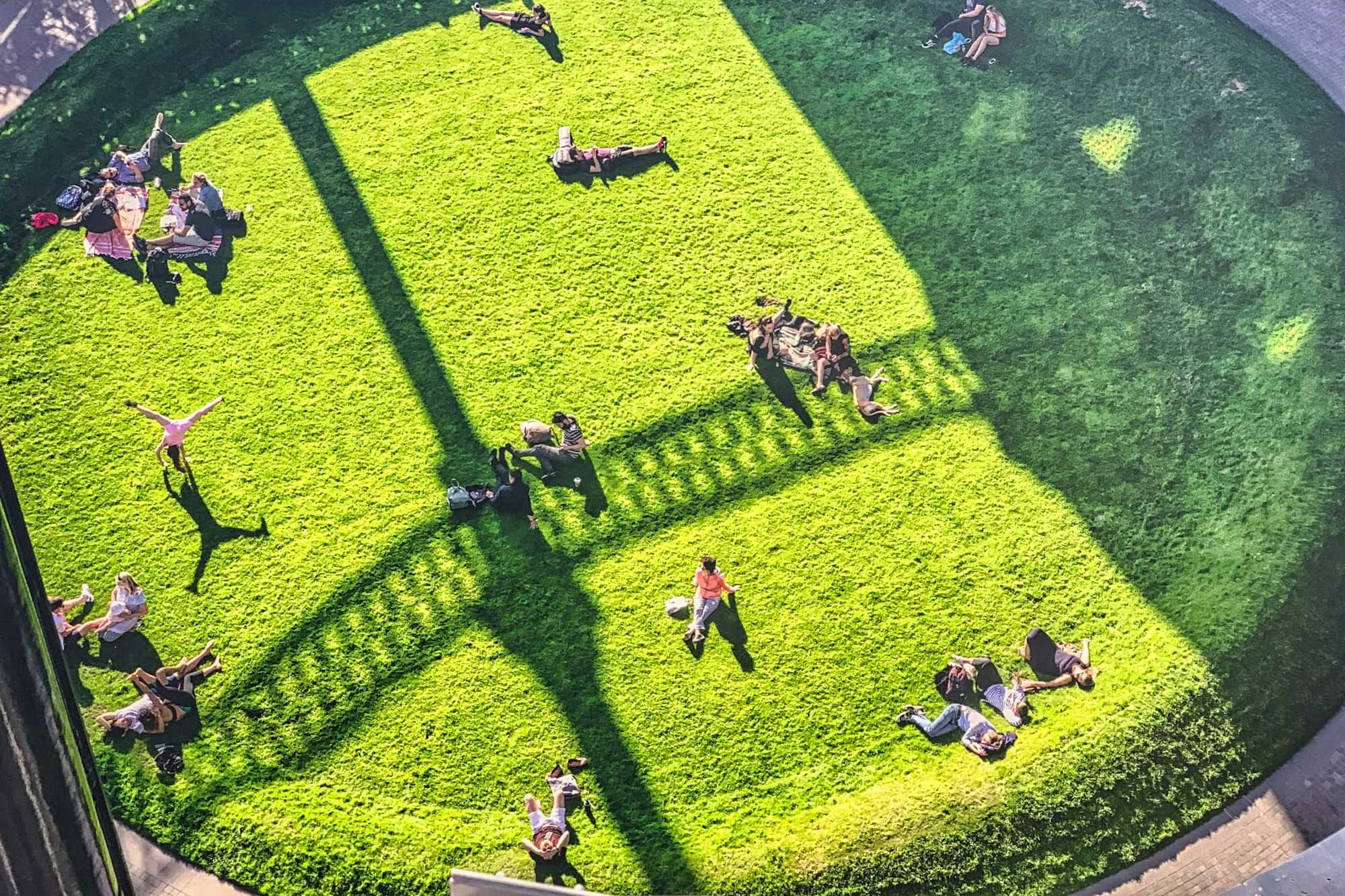 Primavera en Gasholder Park, Kings Cross Londres