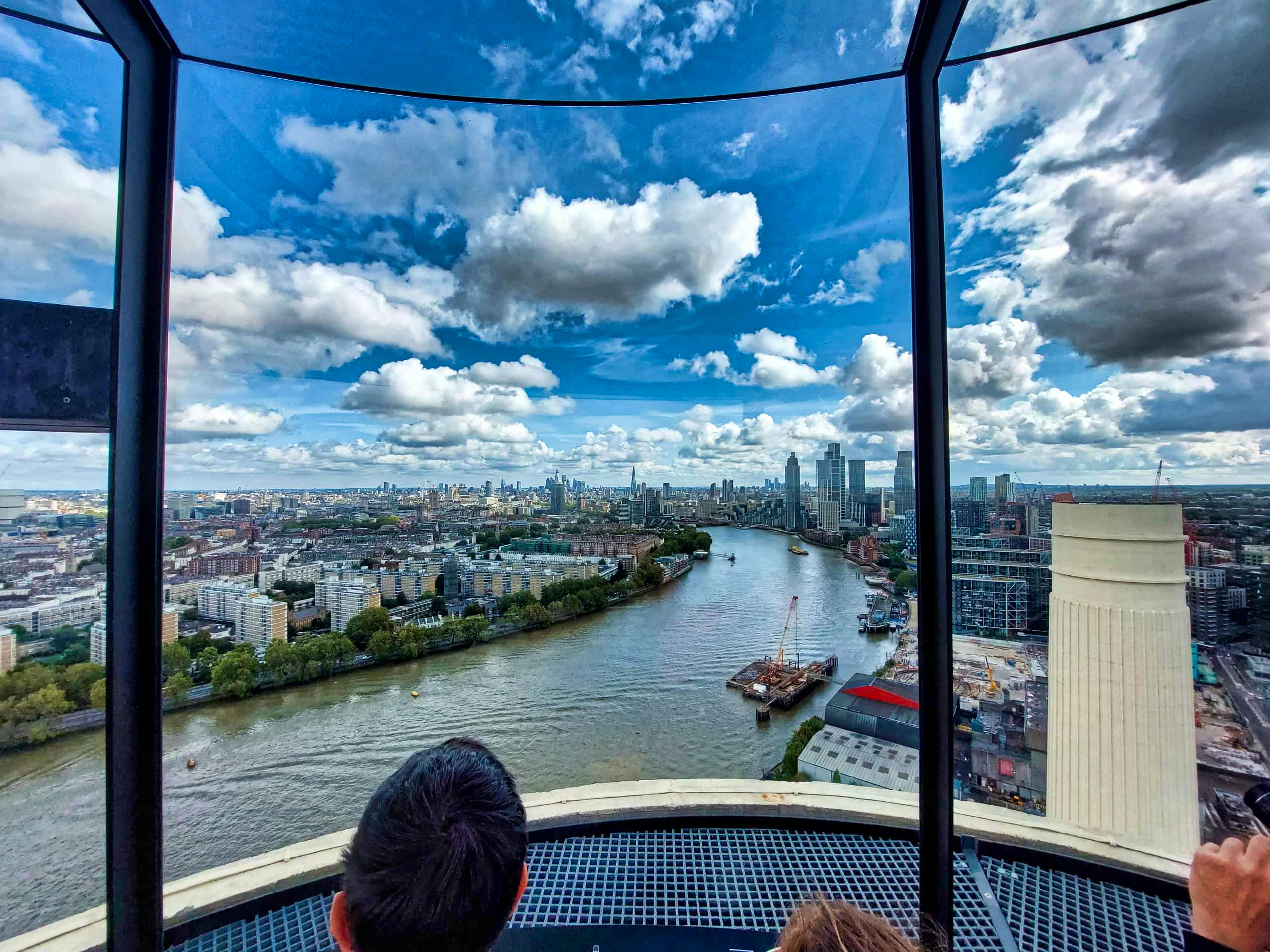 Lift 109 Battersea Power Station, vista este hacia Westminster y la City