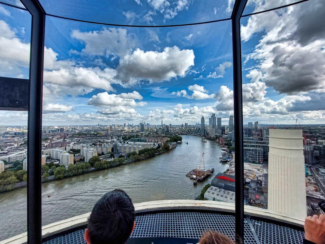 Lift 109 Battersea Power Station, vista este hacia Westminster y la City